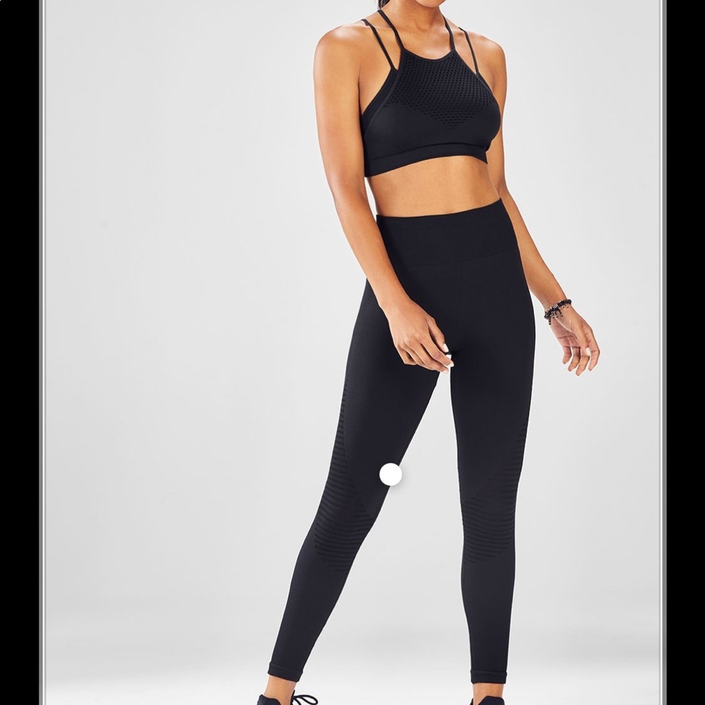 Fabletics Yurika 2-Piece Outfit
